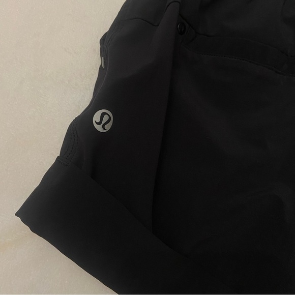 Lululemon Lululemon Spring Break Away Black Shorts Size 4 1134 - Picture 4 of 8